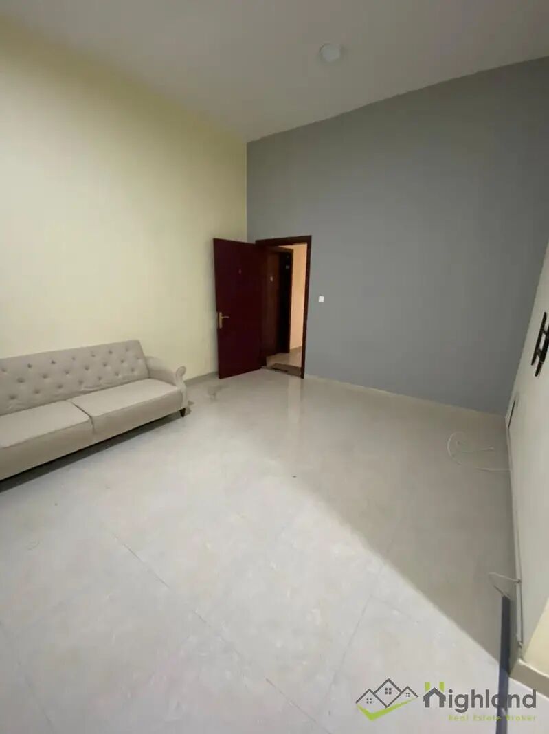 Well Maintained Ready to Move in (2) Well Maintained | Ready to Move in
