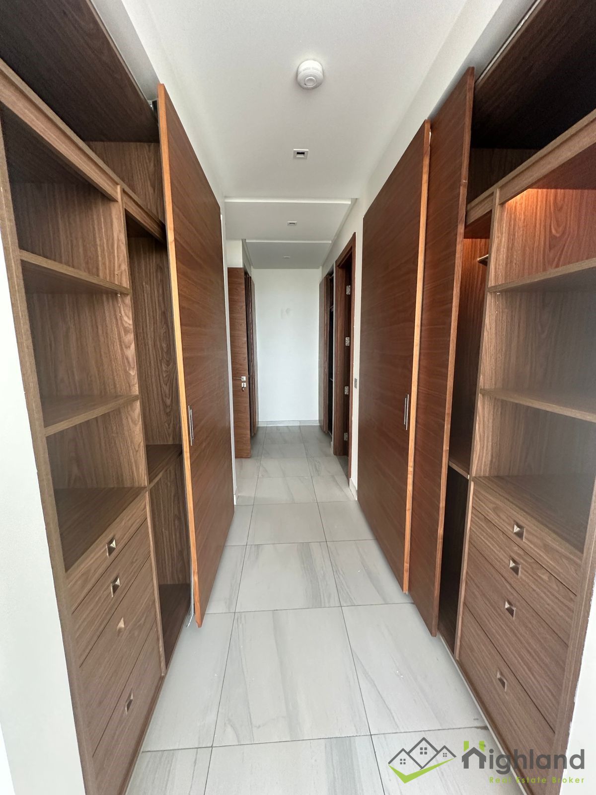 Gated Community | Private Pool | 5 Master Bedrooms