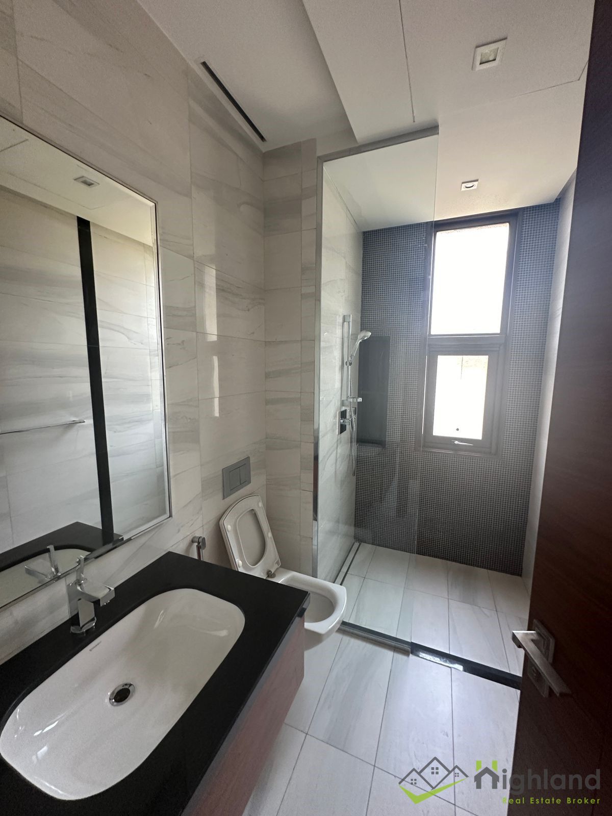 Gated Community | Private Pool | 5 Master Bedrooms