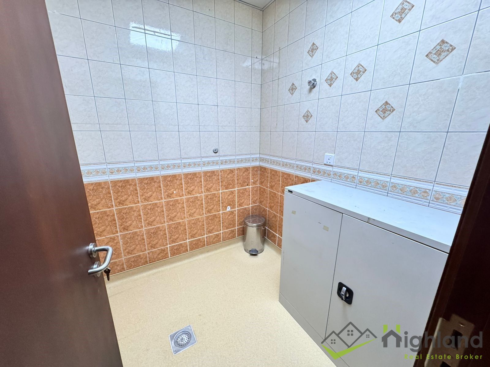 Ready-Office-Full-Commercial-Accessible-Location-1 Ready Office | Full Commercial | Accessible Location