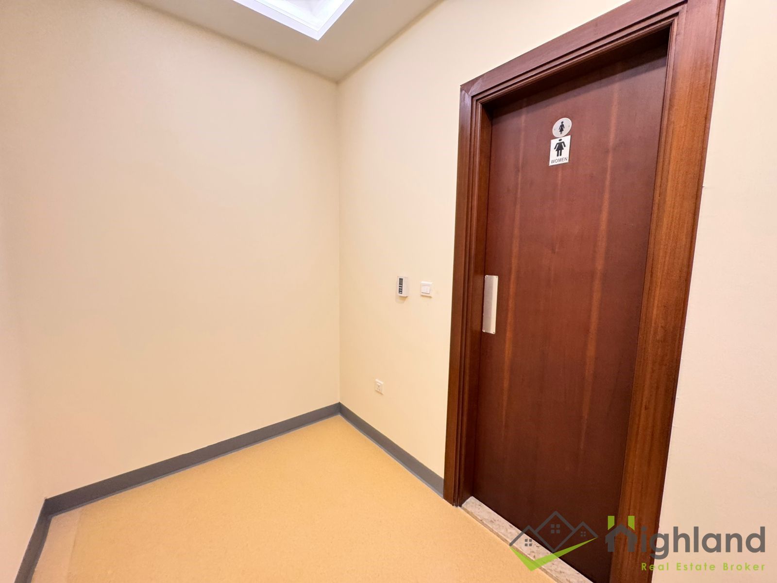 Ready-Office-Full-Commercial-Accessible-Location-8 Ready Office | Full Commercial | Accessible Location