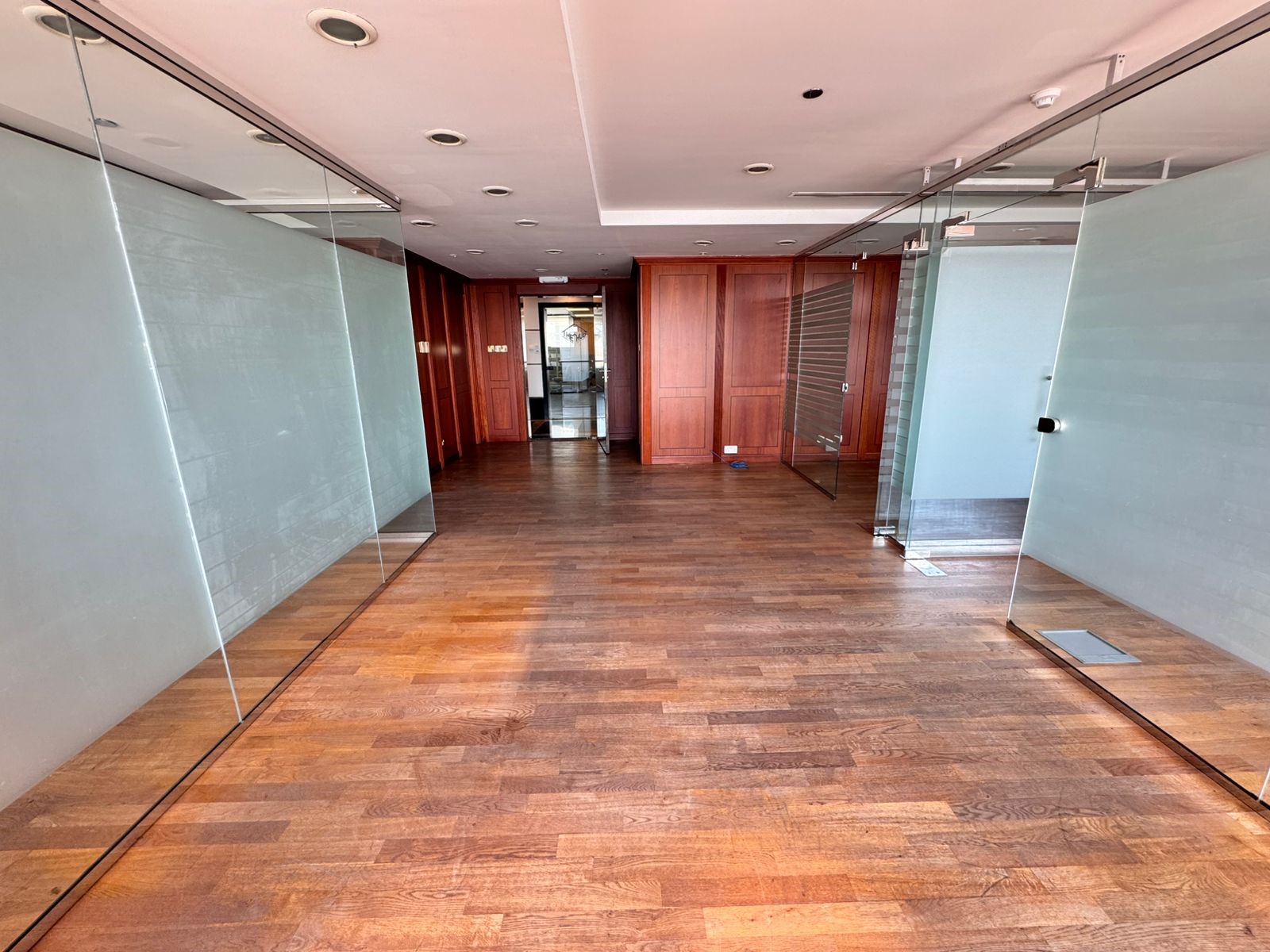 Spacious 118 SQM Office | Full Commercial Building | Permit 20260001495606