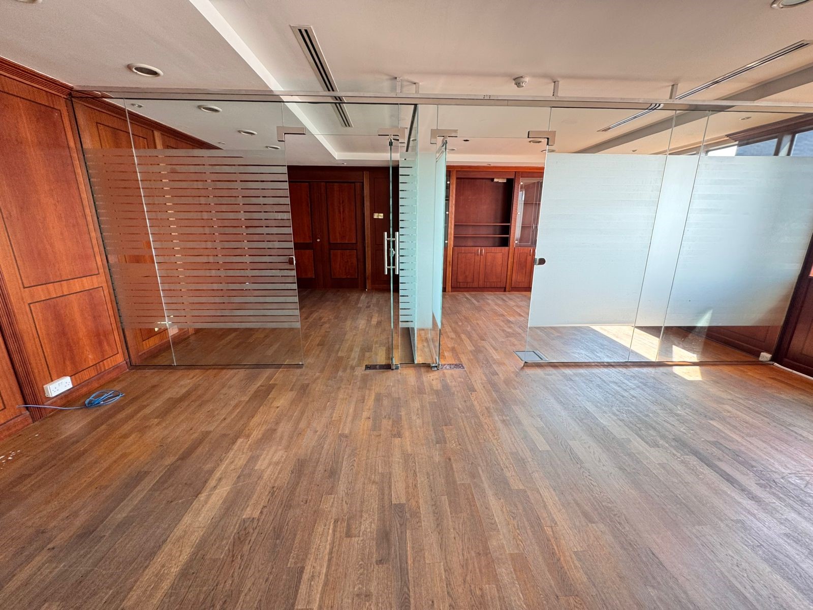 Spacious 118 SQM Office | Full Commercial Building | Permit 20260001495606