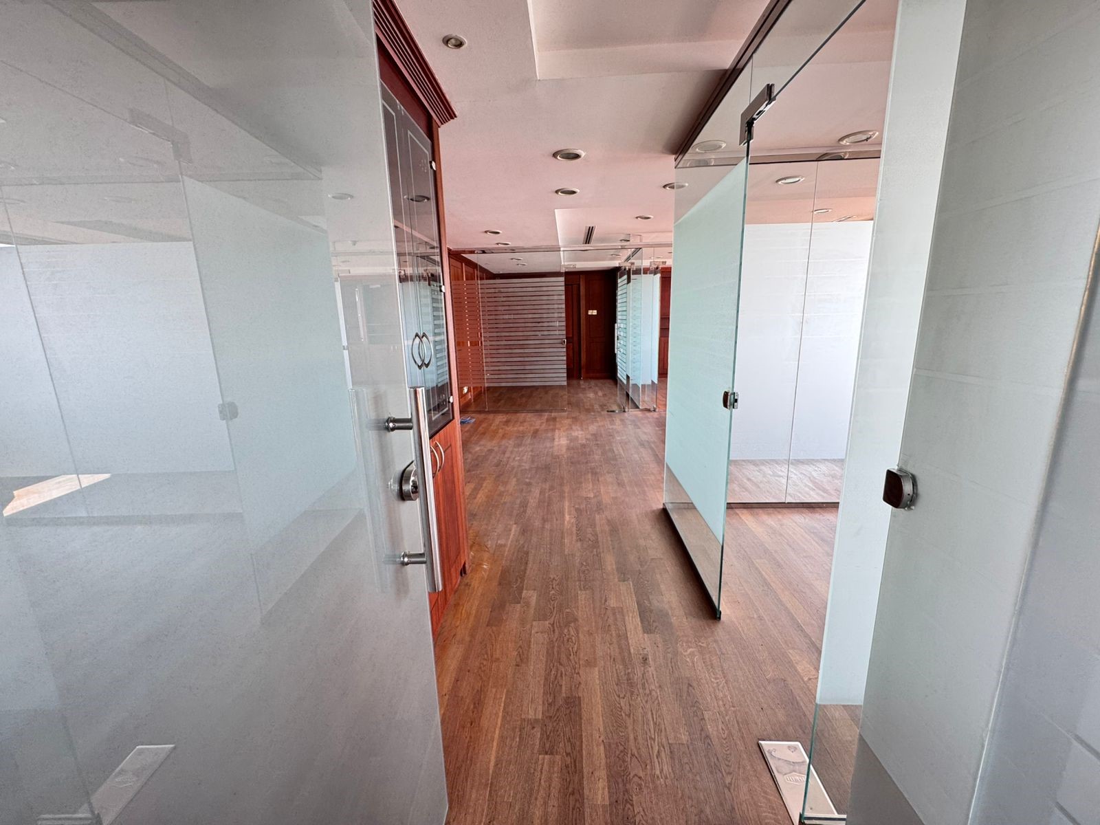 Spacious 118 SQM Office | Full Commercial Building | Permit 20260001495606