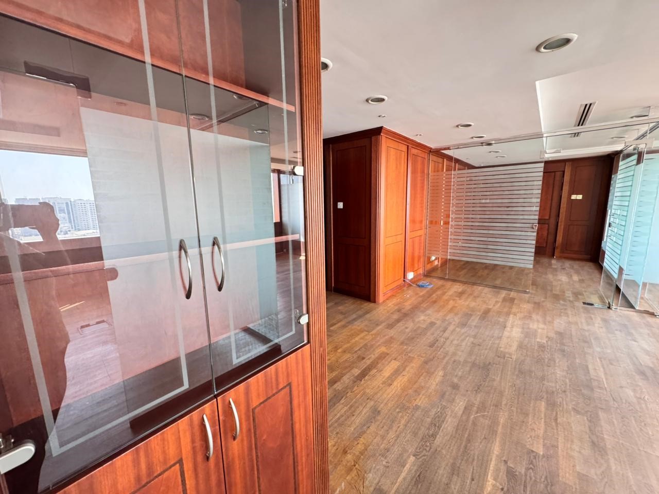 Spacious 118 SQM Office | Full Commercial Building | Permit 20260001495606