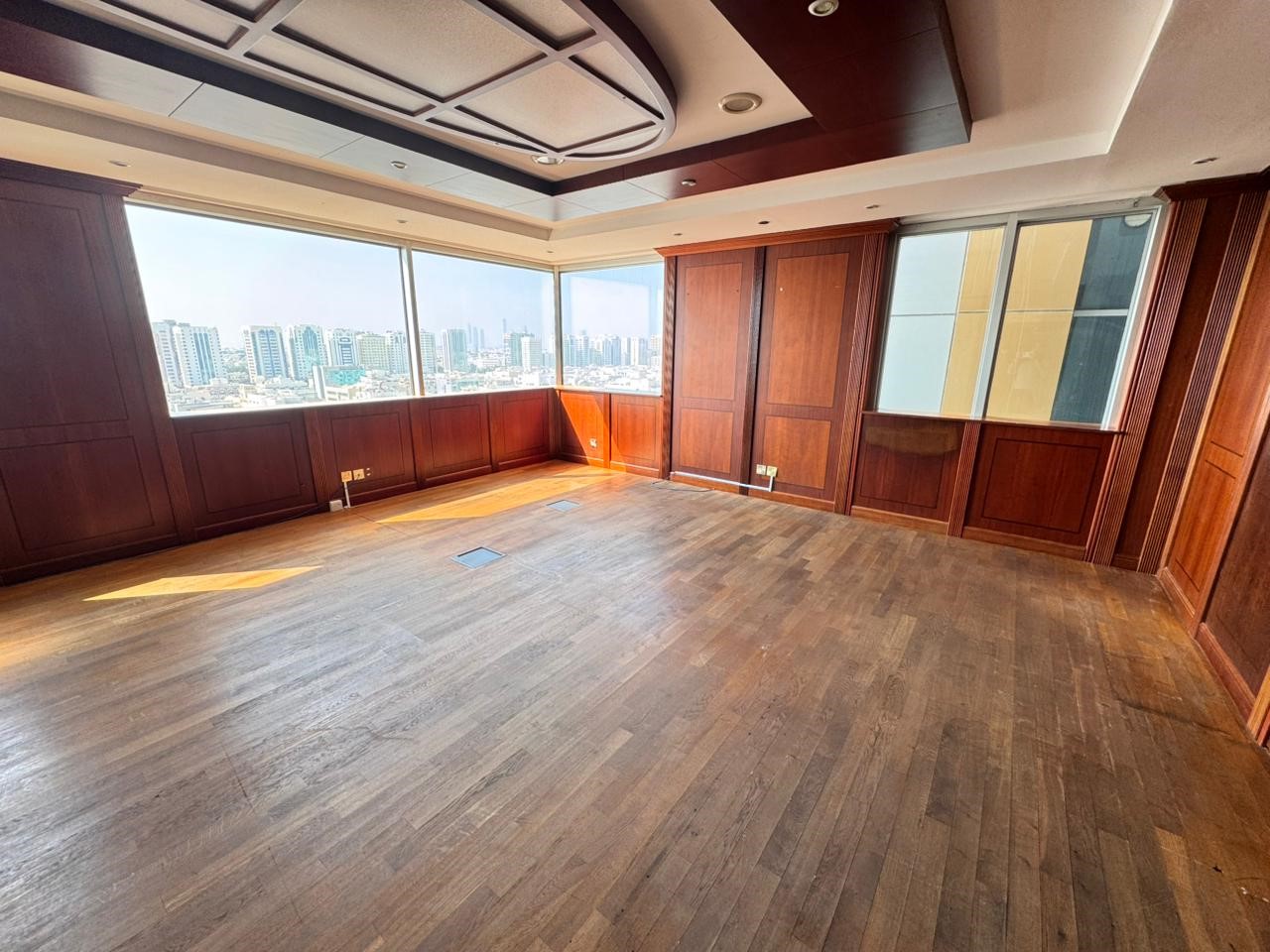 Spacious 118 SQM Office | Full Commercial Building | Permit 20260001495606