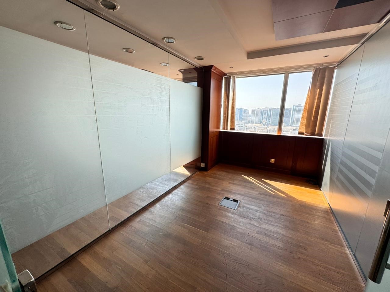 Spacious 118 SQM Office | Full Commercial Building | Permit 20260001495606