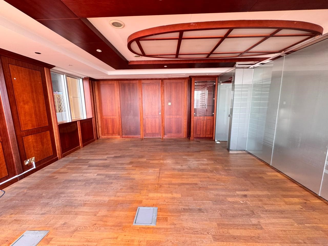Spacious 118 SQM Office | Full Commercial Building | Permit 20260001495606