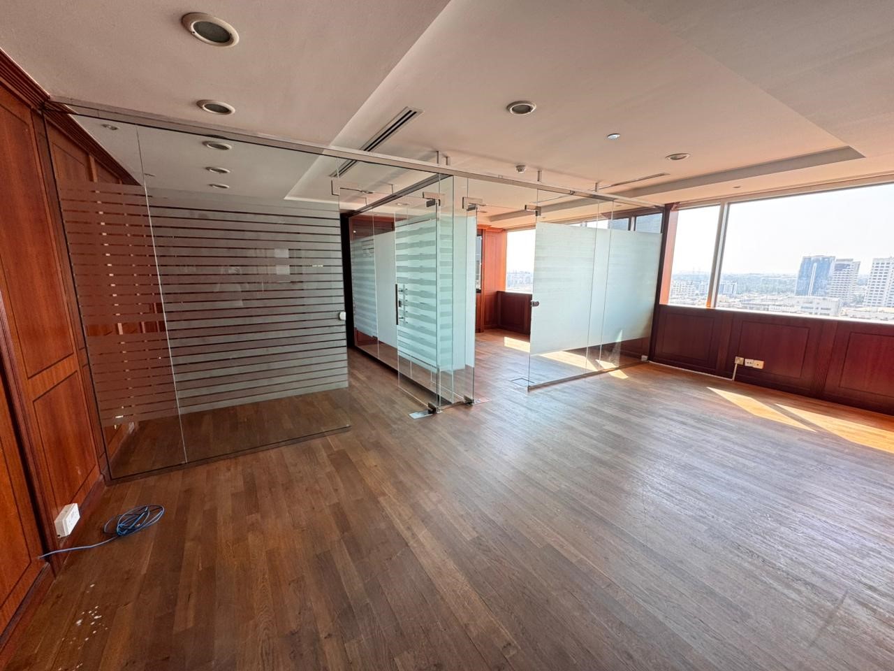 Spacious 118 SQM Office | Full Commercial Building | Permit 20260001495606